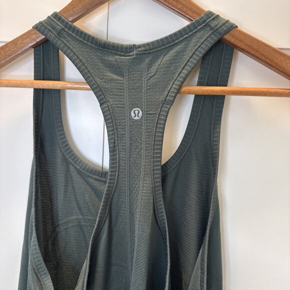 Lululemon Women's 10 Green Racerback Tank Top Sweat life - Picture 6 of 10